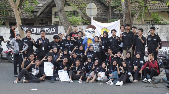 Keseruan Panitia Hebat CBT UKM Triple-C Dalam Menyambut Mahasiswa Baru UTM 2025