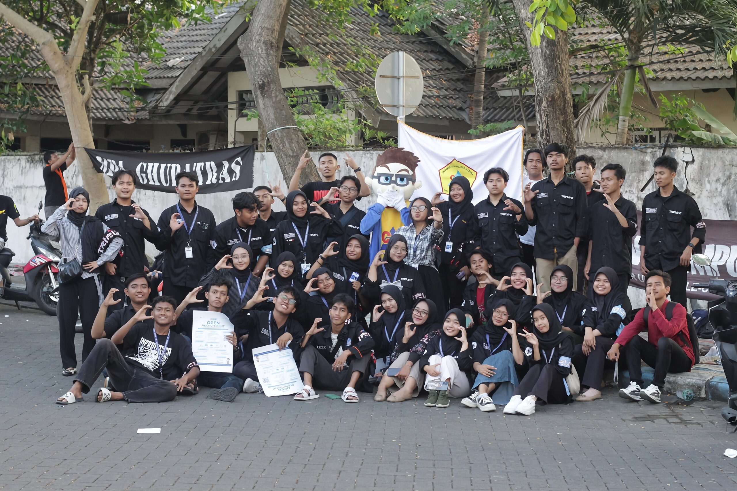 Keseruan Panitia Hebat CBT UKM Triple-C dalam Menyambut Mahasiswa Baru UTM 2025