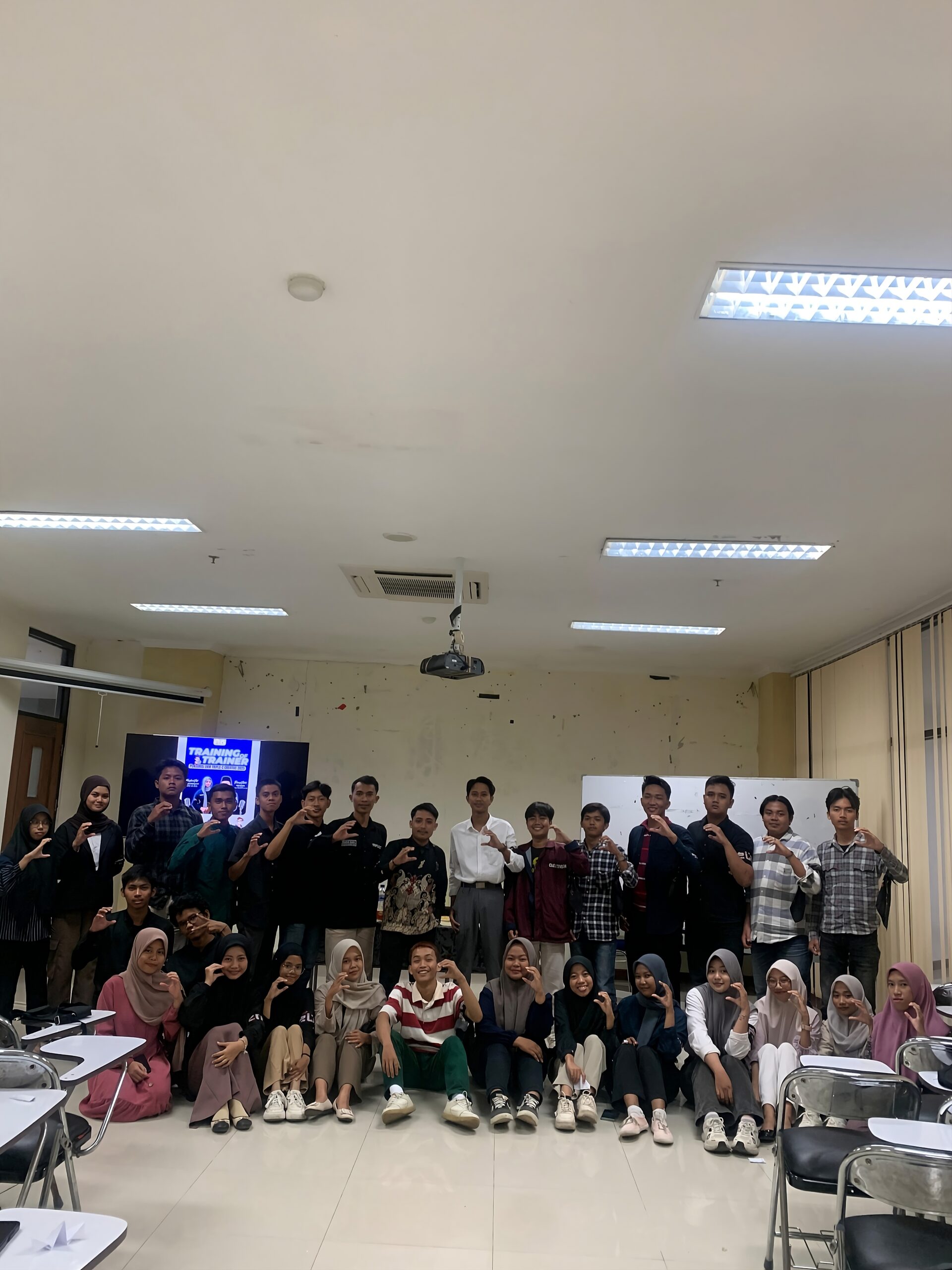 Masa Creative 2025: UKM TRIPLE-C Gelar Training of Trainer Untuk Pengurus