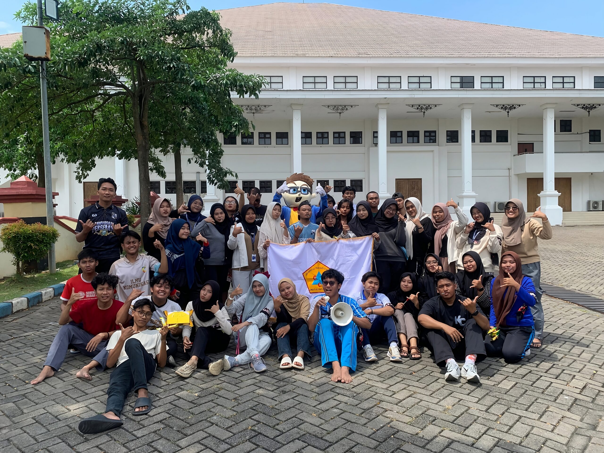 Panitia CBT Gelar Fun Game Kemerdekaan Bersama Seluruh Elemen UKM Triple-C dan Calon Anggota Muda