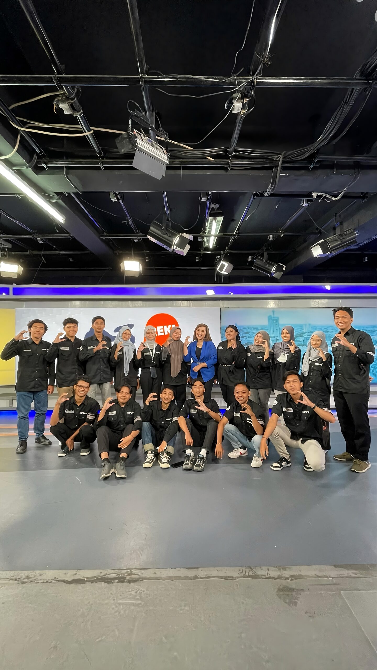 UKM Triple-C Laksanakan Visit Company ke Jawa Pos TV: Perluas Wawasan dan Teori Lapangan Secara langsung